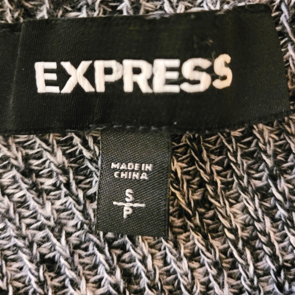 Express Gorgeous Sweater Top Size Small Beautiful Bell/Ruffle Sleeve Excellent✅️ - Picture 3 of 5